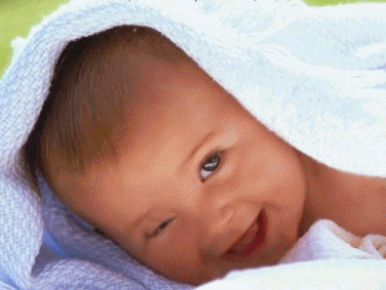 Bébé clin d'oeil